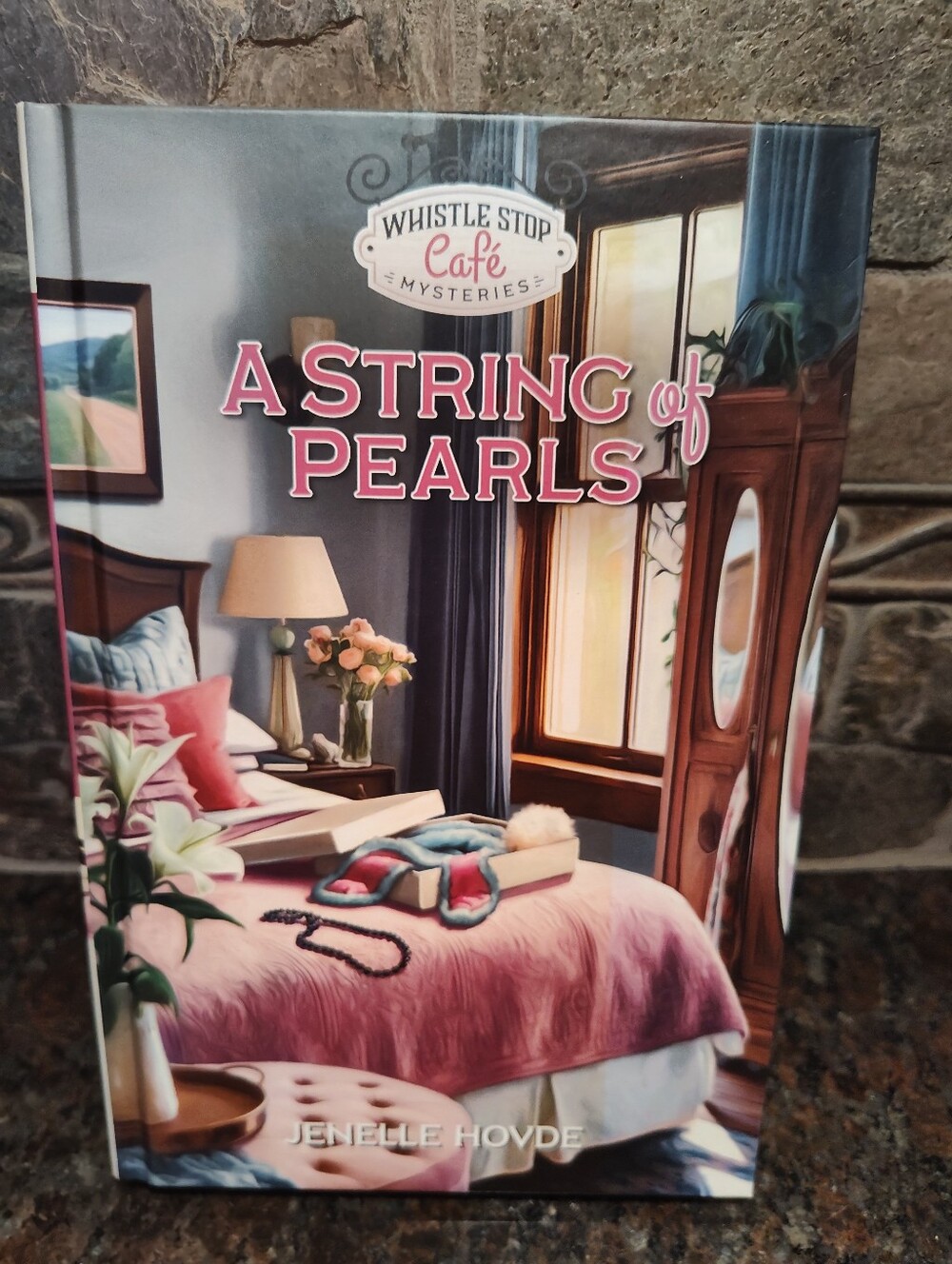 Whistle Stop Cafe Hardcover Book Lot - Assorted Covers (Set of 7) - Picture 5 of 16